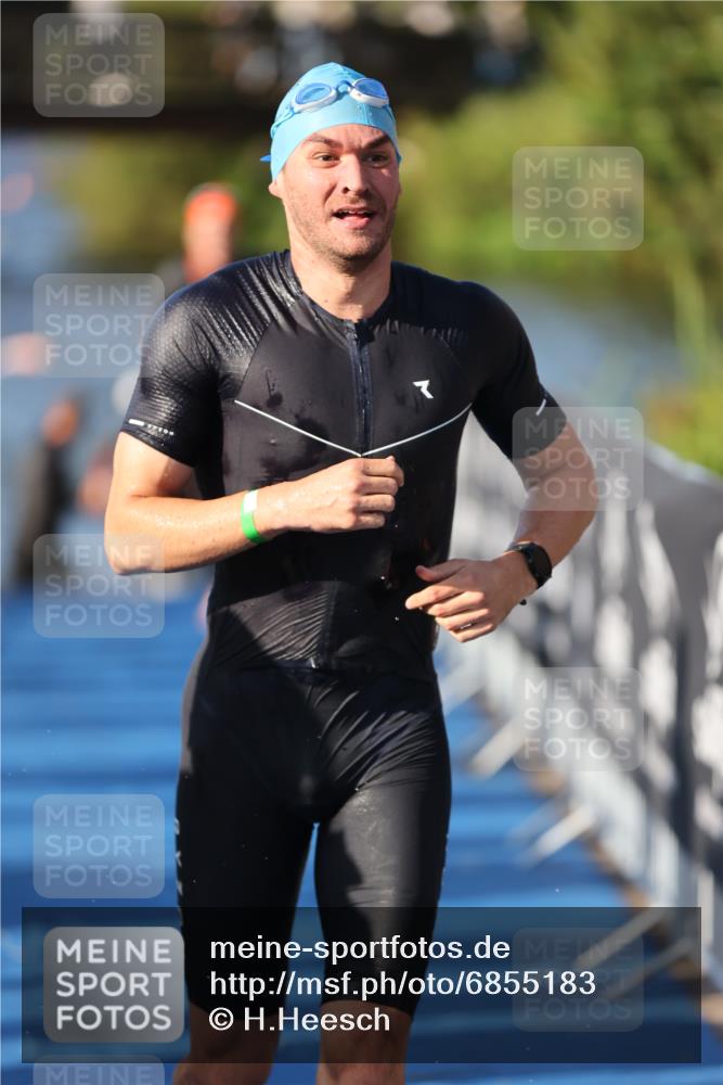 25.08.2024 - Elbe Triathlon Hamburg H.Heesch http://msf.ph/oto/6855183 25.08.2024 09:03:42 Schwimmen 206, 249, 251, 271, 317 meine-sportfotos.de