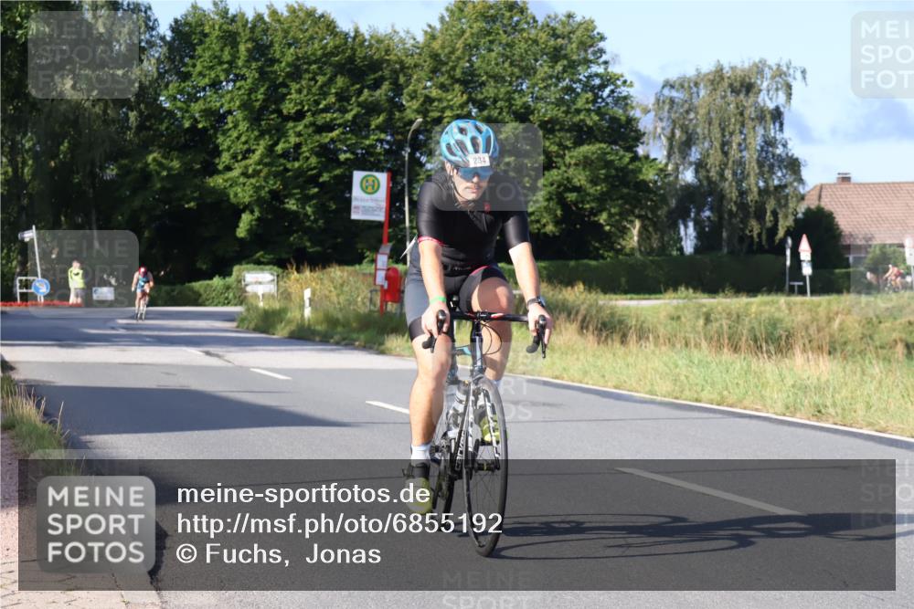 25.08.2024 - Elbe Triathlon Hamburg Fuchs,  Jonas http://msf.ph/oto/6855192 25.08.2024 09:18:15 Radfahren 326, 107, 339, 234, 325 meine-sportfotos.de