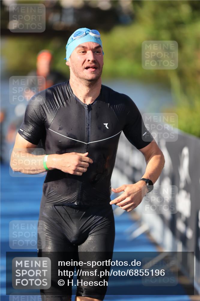 25.08.2024 - Elbe Triathlon Hamburg H.Heesch http://msf.ph/oto/6855196 25.08.2024 09:03:42 Schwimmen 206, 249, 251, 271, 317 meine-sportfotos.de