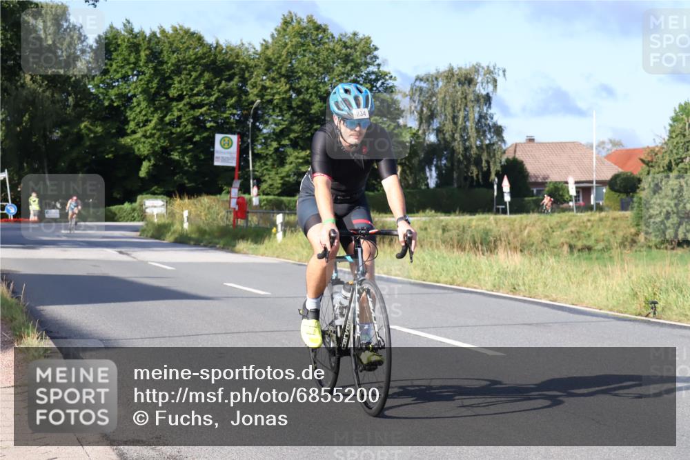 25.08.2024 - Elbe Triathlon Hamburg Fuchs,  Jonas http://msf.ph/oto/6855200 25.08.2024 09:18:16 Radfahren 326, 107, 339, 234, 325 meine-sportfotos.de