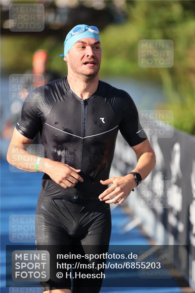 25.08.2024 - Elbe Triathlon Hamburg H.Heesch http://msf.ph/oto/6855203 25.08.2024 09:03:42 Schwimmen 206, 249, 251, 271, 317 meine-sportfotos.de