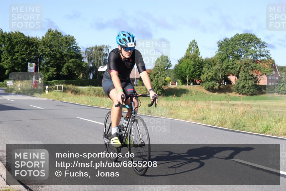 25.08.2024 - Elbe Triathlon Hamburg Fuchs,  Jonas http://msf.ph/oto/6855208 25.08.2024 09:18:16 Radfahren 326, 107, 339, 234, 325 meine-sportfotos.de