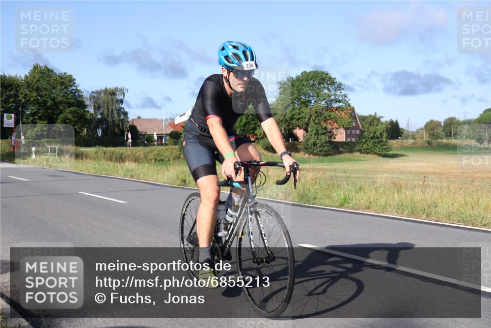 25.08.2024 - Elbe Triathlon Hamburg Fuchs,  Jonas http://msf.ph/oto/6855213 25.08.2024 09:18:16 Radfahren 326, 107, 339, 234, 325 meine-sportfotos.de