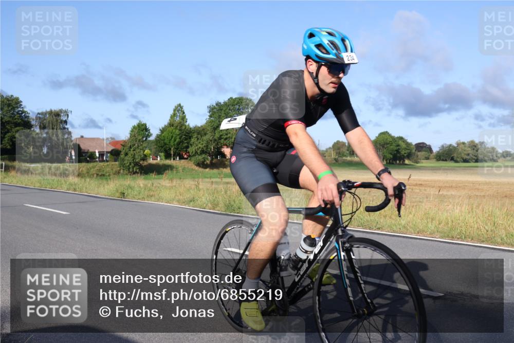 25.08.2024 - Elbe Triathlon Hamburg Fuchs,  Jonas http://msf.ph/oto/6855219 25.08.2024 09:18:16 Radfahren 326, 107, 339, 234, 325 meine-sportfotos.de