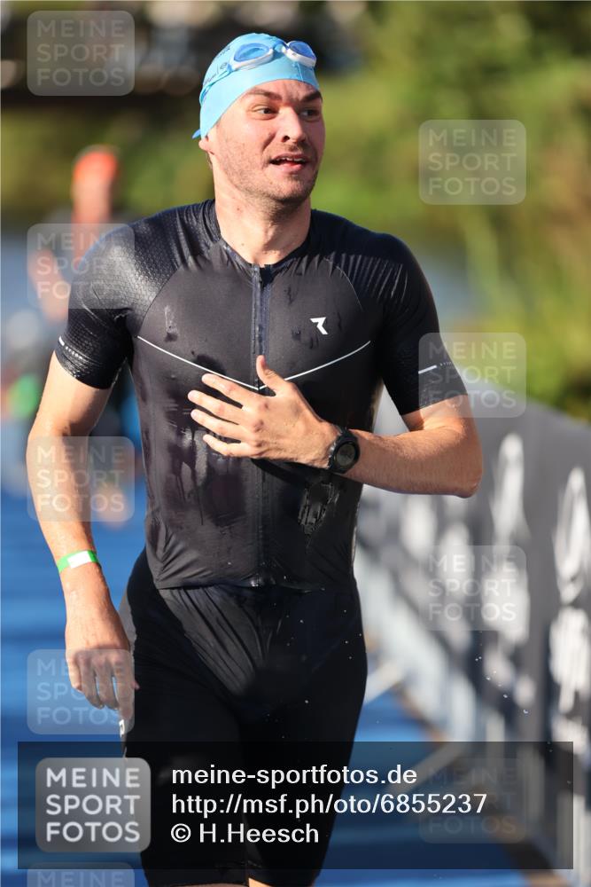 25.08.2024 - Elbe Triathlon Hamburg H.Heesch http://msf.ph/oto/6855237 25.08.2024 09:03:42 Schwimmen 206, 249, 251, 271, 317 meine-sportfotos.de