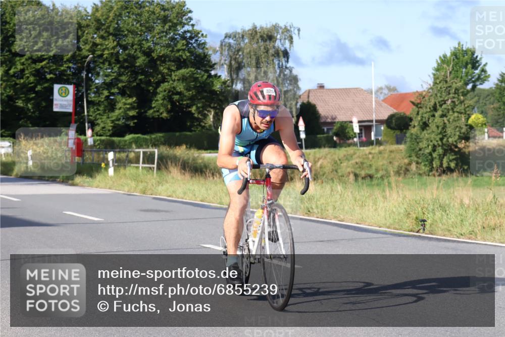 25.08.2024 - Elbe Triathlon Hamburg Fuchs,  Jonas http://msf.ph/oto/6855239 25.08.2024 09:18:22 Radfahren 325 meine-sportfotos.de
