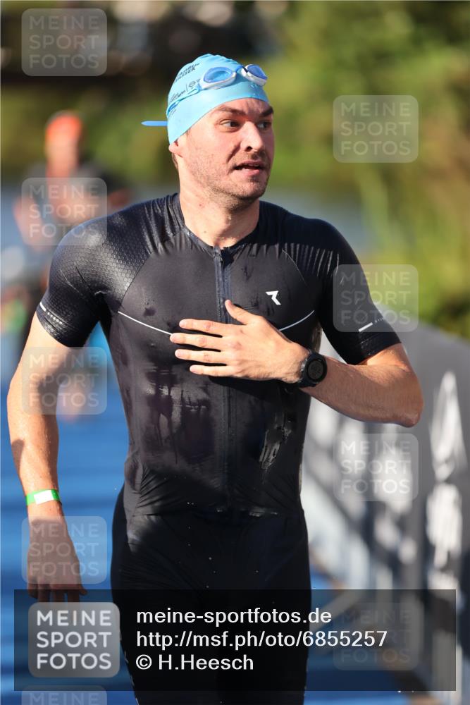 25.08.2024 - Elbe Triathlon Hamburg H.Heesch http://msf.ph/oto/6855257 25.08.2024 09:03:42 Schwimmen 206, 249, 251, 271, 317 meine-sportfotos.de
