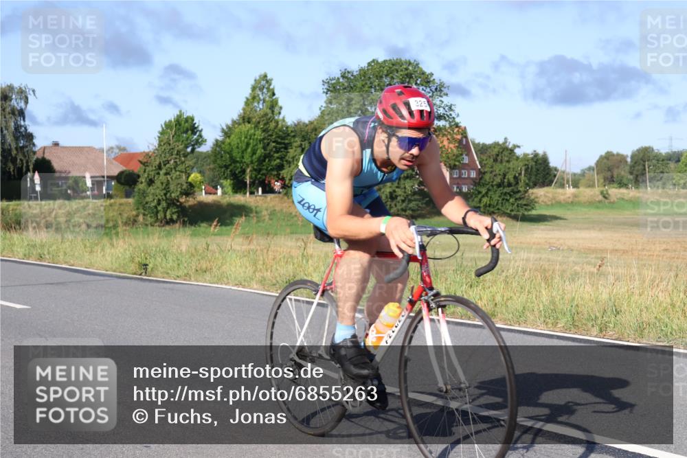 25.08.2024 - Elbe Triathlon Hamburg Fuchs,  Jonas http://msf.ph/oto/6855263 25.08.2024 09:18:22 Radfahren 325 meine-sportfotos.de