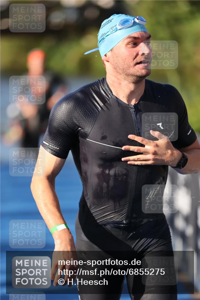 25.08.2024 - Elbe Triathlon Hamburg H.Heesch http://msf.ph/oto/6855275 25.08.2024 09:03:42 Schwimmen 206, 249, 251, 271, 317 meine-sportfotos.de