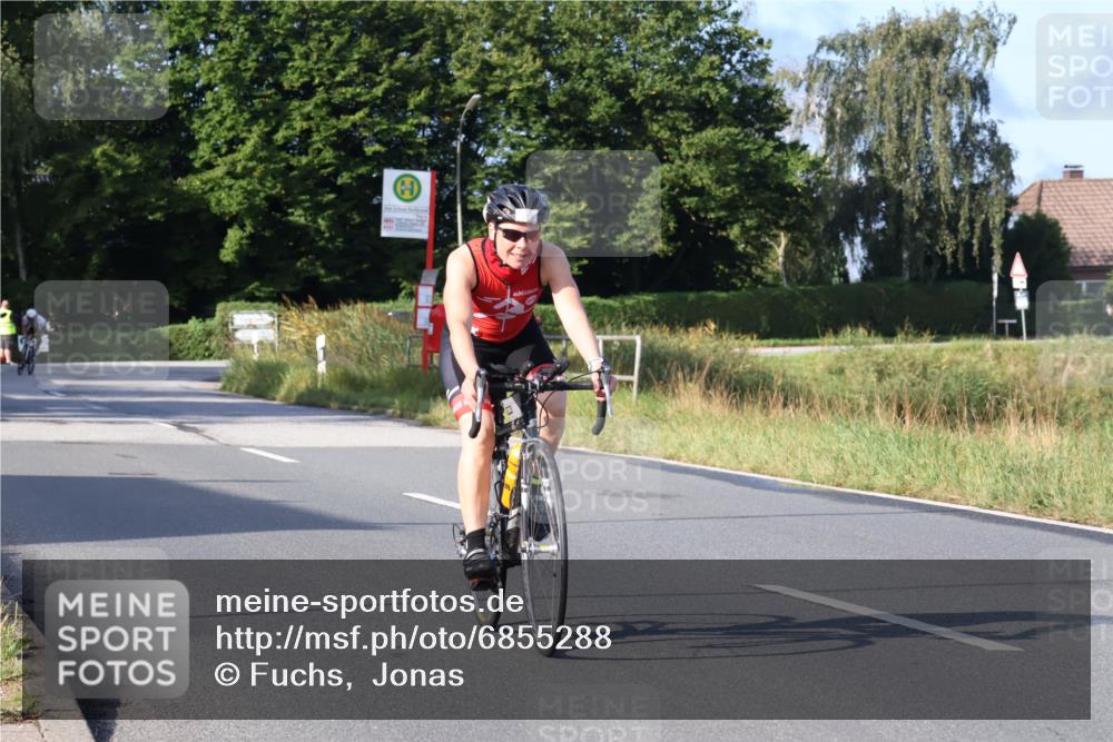 25.08.2024 - Elbe Triathlon Hamburg Fuchs,  Jonas http://msf.ph/oto/6855288 25.08.2024 09:18:30 Radfahren 119, 228, 73, 50 meine-sportfotos.de