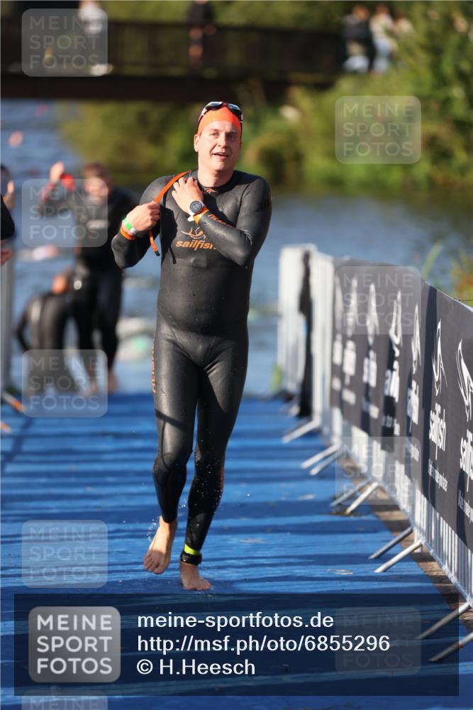 25.08.2024 - Elbe Triathlon Hamburg H.Heesch http://msf.ph/oto/6855296 25.08.2024 09:03:45 Schwimmen 206, 249, 251, 271, 317 meine-sportfotos.de