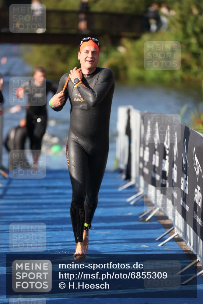 25.08.2024 - Elbe Triathlon Hamburg H.Heesch http://msf.ph/oto/6855309 25.08.2024 09:03:45 Schwimmen 206, 249, 251, 271, 317 meine-sportfotos.de