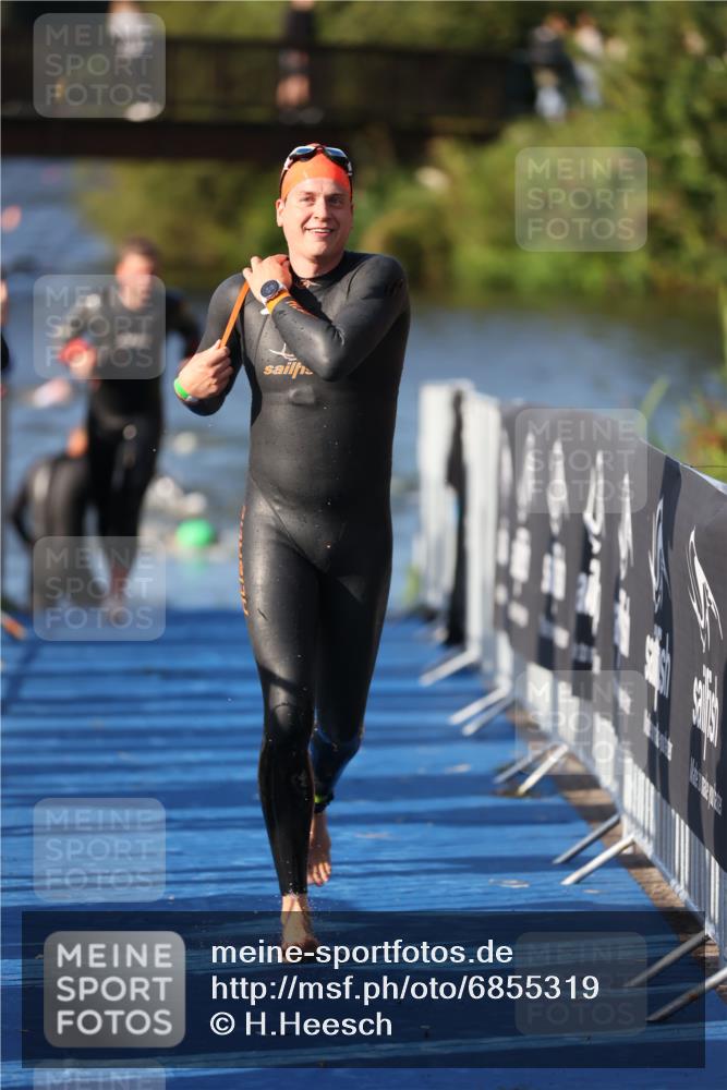 25.08.2024 - Elbe Triathlon Hamburg H.Heesch http://msf.ph/oto/6855319 25.08.2024 09:03:45 Schwimmen 206, 249, 251, 271, 317 meine-sportfotos.de