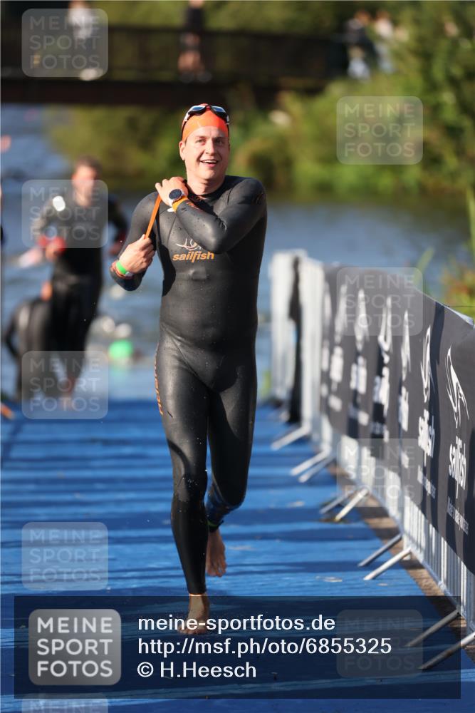 25.08.2024 - Elbe Triathlon Hamburg H.Heesch http://msf.ph/oto/6855325 25.08.2024 09:03:46 Schwimmen 206, 249, 251, 271, 317 meine-sportfotos.de