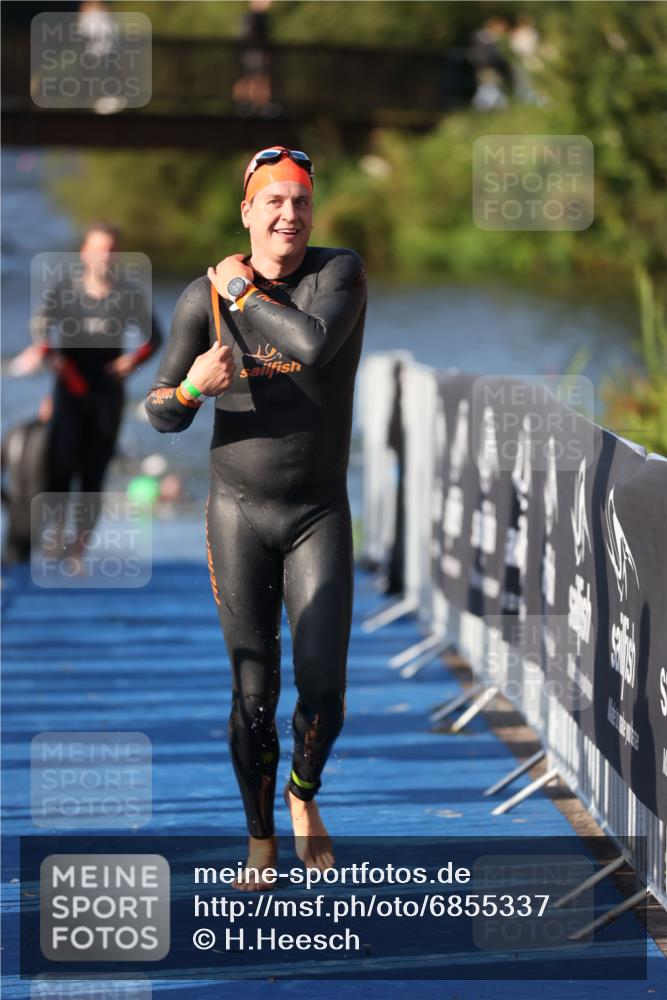 25.08.2024 - Elbe Triathlon Hamburg H.Heesch http://msf.ph/oto/6855337 25.08.2024 09:03:46 Schwimmen 206, 249, 251, 271, 317 meine-sportfotos.de