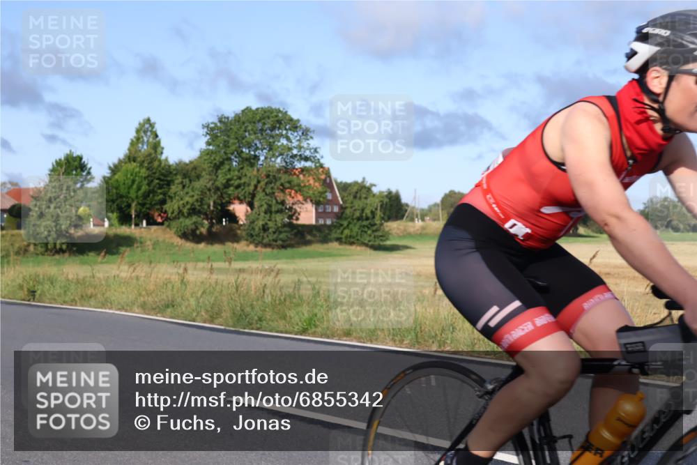 25.08.2024 - Elbe Triathlon Hamburg Fuchs,  Jonas http://msf.ph/oto/6855342 25.08.2024 09:18:31 Radfahren 119, 228, 73, 50, 242 meine-sportfotos.de