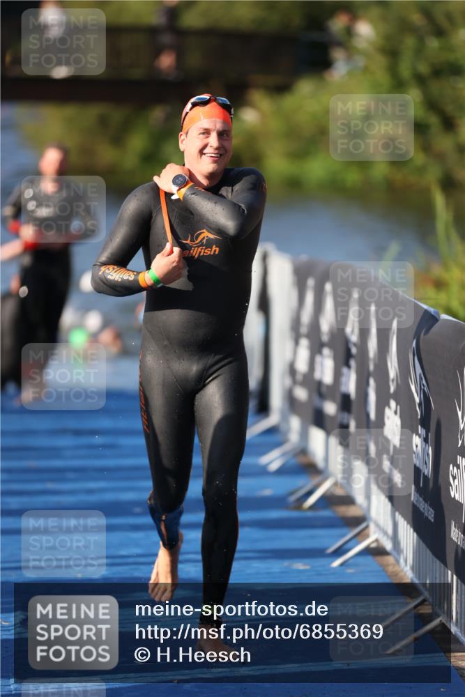 25.08.2024 - Elbe Triathlon Hamburg H.Heesch http://msf.ph/oto/6855369 25.08.2024 09:03:46 Schwimmen 206, 249, 251, 271, 317 meine-sportfotos.de