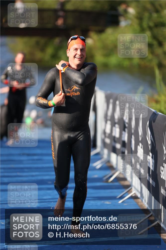 25.08.2024 - Elbe Triathlon Hamburg H.Heesch http://msf.ph/oto/6855376 25.08.2024 09:03:46 Schwimmen 206, 249, 251, 271, 317 meine-sportfotos.de