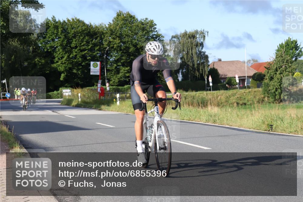 25.08.2024 - Elbe Triathlon Hamburg Fuchs,  Jonas http://msf.ph/oto/6855396 25.08.2024 09:18:33 Radfahren 119, 228, 73, 50, 242 meine-sportfotos.de