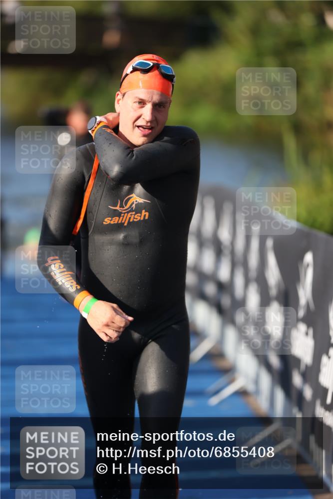 25.08.2024 - Elbe Triathlon Hamburg H.Heesch http://msf.ph/oto/6855408 25.08.2024 09:03:47 Schwimmen 206, 249, 251, 271, 317 meine-sportfotos.de