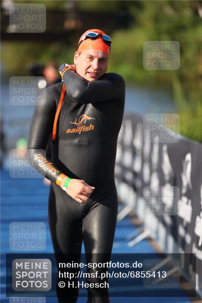 25.08.2024 - Elbe Triathlon Hamburg H.Heesch http://msf.ph/oto/6855413 25.08.2024 09:03:47 Schwimmen 206, 249, 251, 271, 317 meine-sportfotos.de