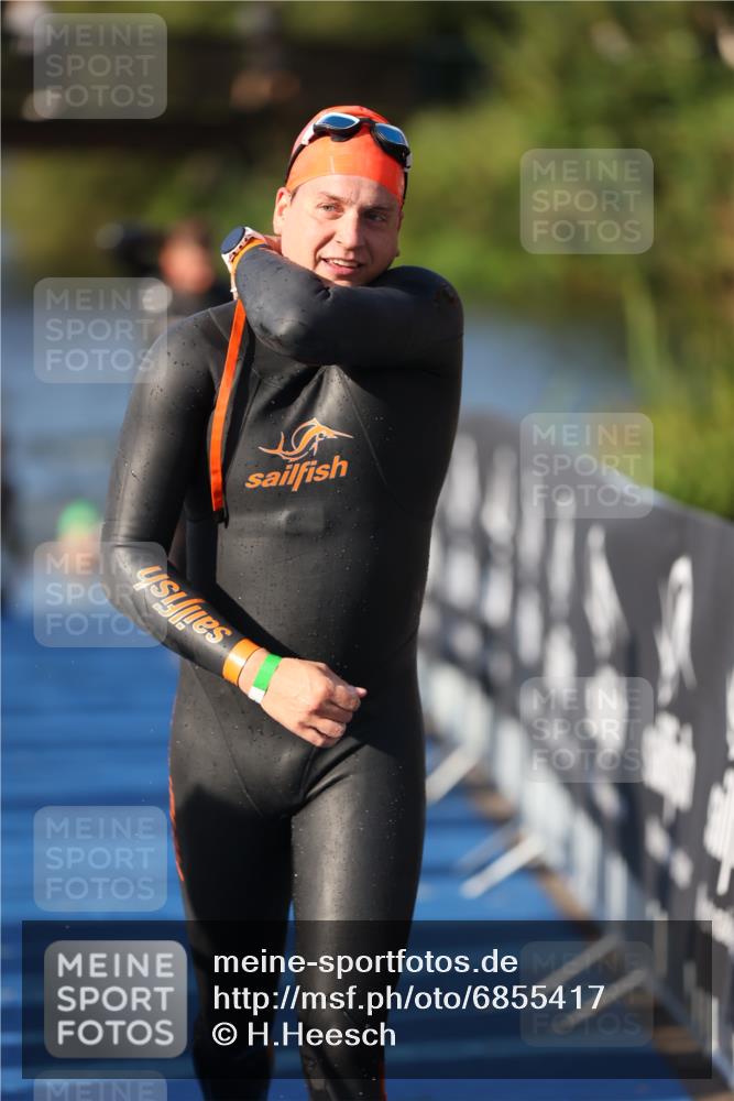 25.08.2024 - Elbe Triathlon Hamburg H.Heesch http://msf.ph/oto/6855417 25.08.2024 09:03:47 Schwimmen 206, 249, 251, 271, 317 meine-sportfotos.de