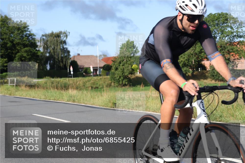 25.08.2024 - Elbe Triathlon Hamburg Fuchs,  Jonas http://msf.ph/oto/6855425 25.08.2024 09:18:34 Radfahren 119, 228, 73, 50, 242 meine-sportfotos.de