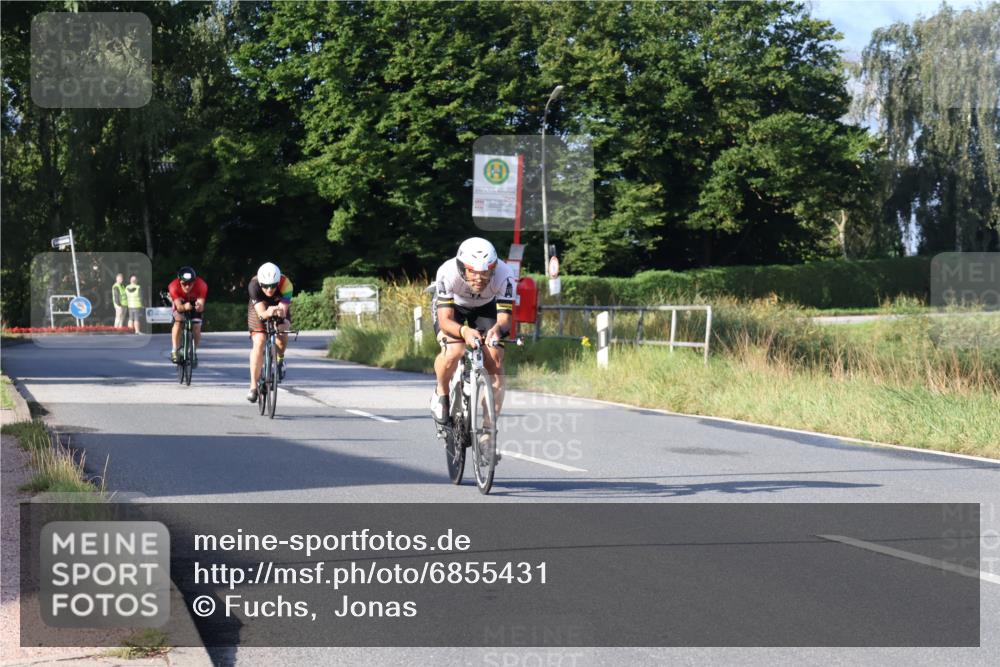 25.08.2024 - Elbe Triathlon Hamburg Fuchs,  Jonas http://msf.ph/oto/6855431 25.08.2024 09:18:35 Radfahren 119, 228, 73, 50, 242 meine-sportfotos.de