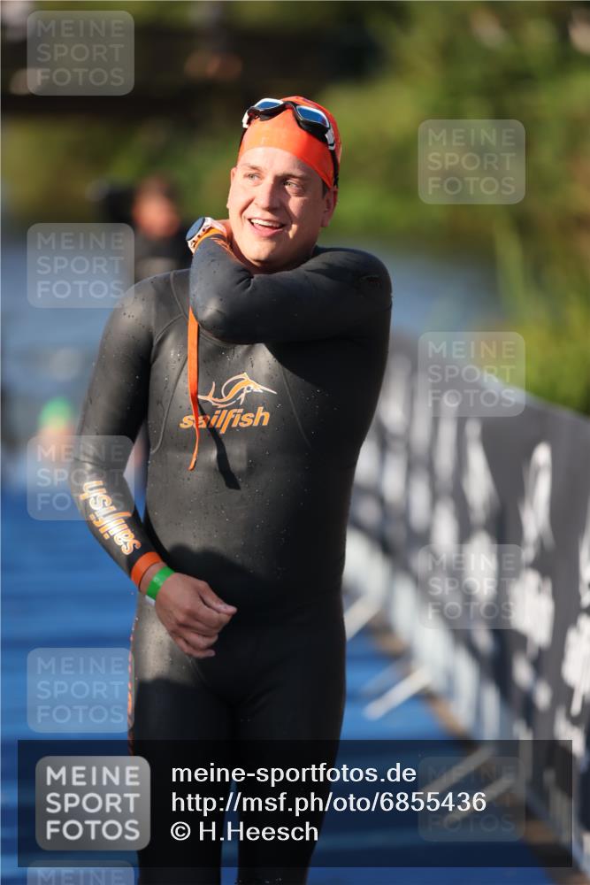 25.08.2024 - Elbe Triathlon Hamburg H.Heesch http://msf.ph/oto/6855436 25.08.2024 09:03:47 Schwimmen 206, 249, 251, 271, 317 meine-sportfotos.de