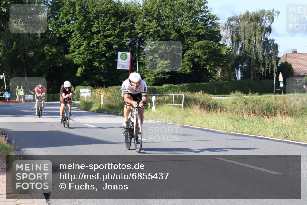 25.08.2024 - Elbe Triathlon Hamburg Fuchs,  Jonas http://msf.ph/oto/6855437 25.08.2024 09:18:35 Radfahren 119, 228, 73, 50, 242 meine-sportfotos.de