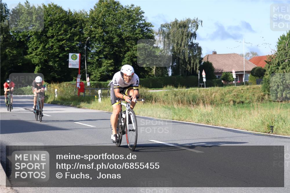 25.08.2024 - Elbe Triathlon Hamburg Fuchs,  Jonas http://msf.ph/oto/6855455 25.08.2024 09:18:36 Radfahren 119, 228, 73, 50, 242 meine-sportfotos.de