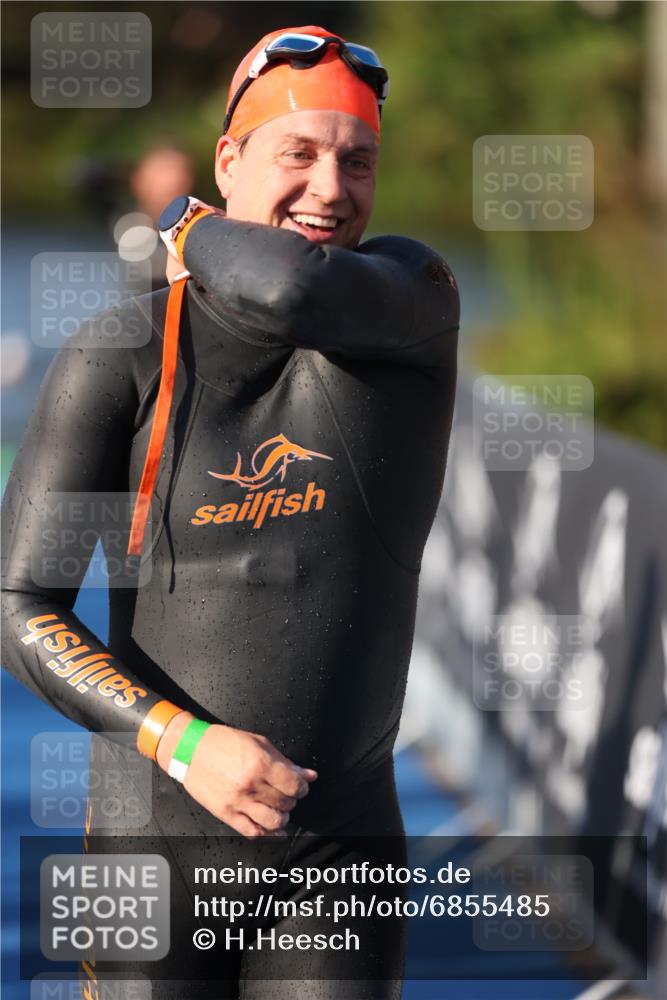25.08.2024 - Elbe Triathlon Hamburg H.Heesch http://msf.ph/oto/6855485 25.08.2024 09:03:48 Schwimmen 206, 249, 251, 255, 271, 317 meine-sportfotos.de