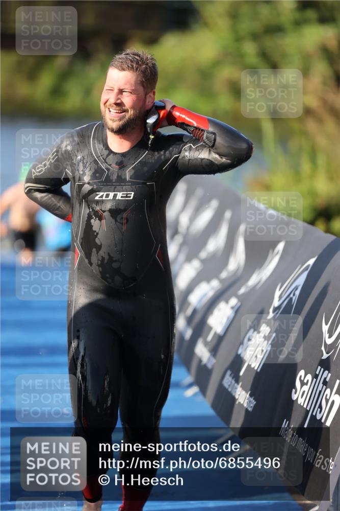 25.08.2024 - Elbe Triathlon Hamburg H.Heesch http://msf.ph/oto/6855496 25.08.2024 09:03:53 Schwimmen 206, 249, 251, 255, 271, 317 meine-sportfotos.de