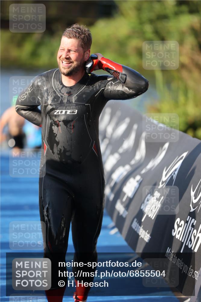 25.08.2024 - Elbe Triathlon Hamburg H.Heesch http://msf.ph/oto/6855504 25.08.2024 09:03:53 Schwimmen 206, 249, 251, 255, 271, 317 meine-sportfotos.de