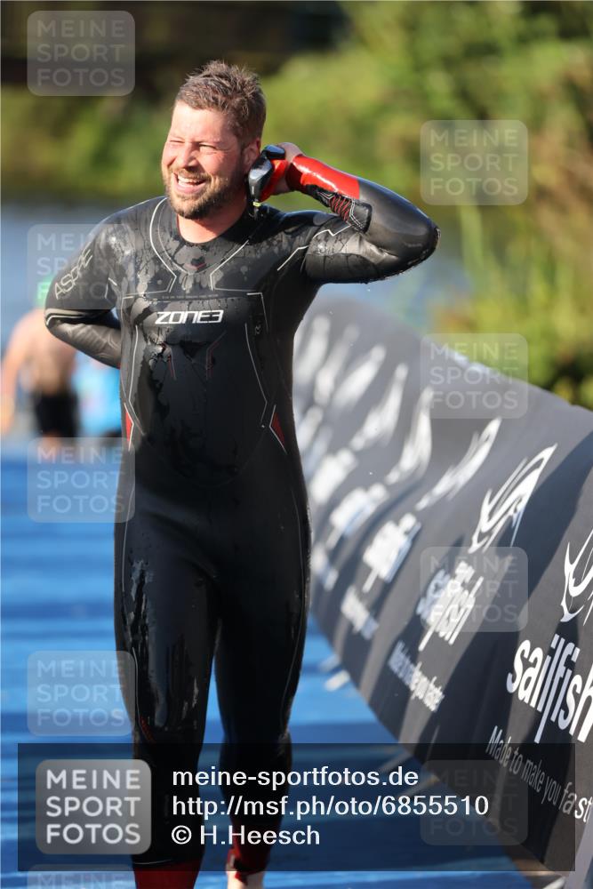25.08.2024 - Elbe Triathlon Hamburg H.Heesch http://msf.ph/oto/6855510 25.08.2024 09:03:53 Schwimmen 206, 249, 251, 255, 271, 317 meine-sportfotos.de