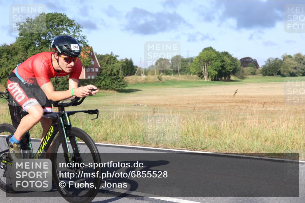 25.08.2024 - Elbe Triathlon Hamburg Fuchs,  Jonas http://msf.ph/oto/6855528 25.08.2024 09:18:38 Radfahren 228, 73, 50, 242 meine-sportfotos.de