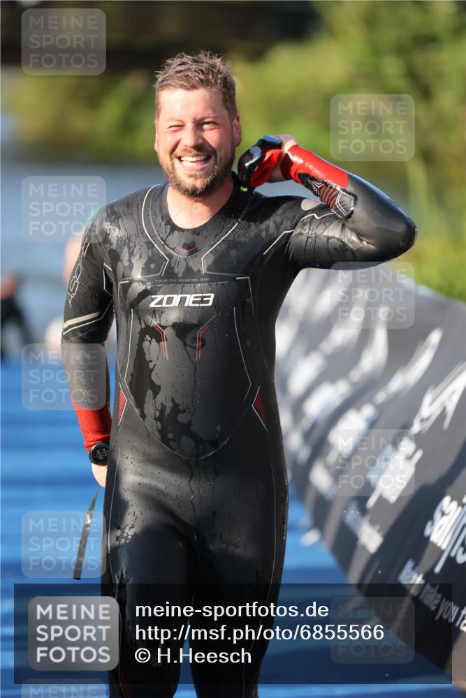 25.08.2024 - Elbe Triathlon Hamburg H.Heesch http://msf.ph/oto/6855566 25.08.2024 09:03:53 Schwimmen 206, 249, 251, 255, 271, 317 meine-sportfotos.de