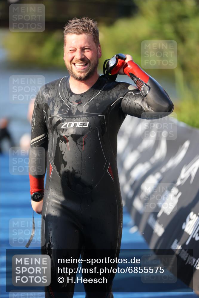 25.08.2024 - Elbe Triathlon Hamburg H.Heesch http://msf.ph/oto/6855575 25.08.2024 09:03:53 Schwimmen 206, 249, 251, 255, 271, 317 meine-sportfotos.de