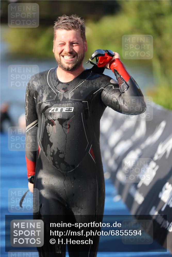 25.08.2024 - Elbe Triathlon Hamburg H.Heesch http://msf.ph/oto/6855594 25.08.2024 09:03:54 Schwimmen 206, 249, 251, 255, 271, 317 meine-sportfotos.de