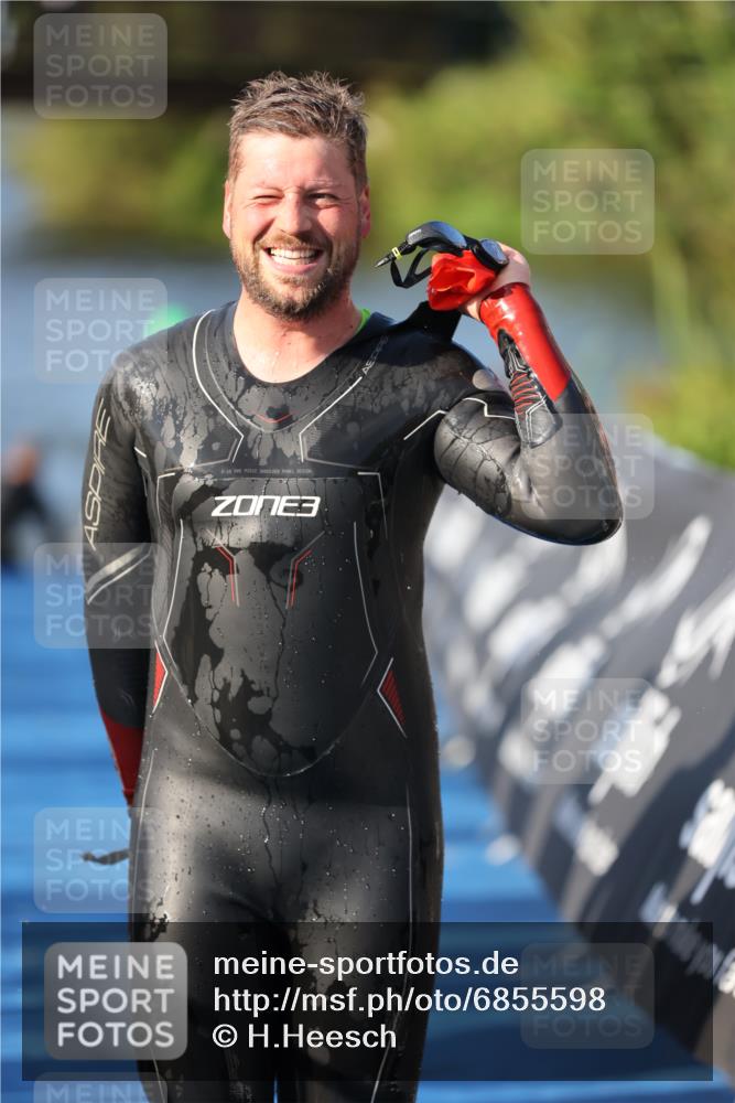 25.08.2024 - Elbe Triathlon Hamburg H.Heesch http://msf.ph/oto/6855598 25.08.2024 09:03:54 Schwimmen 206, 249, 251, 255, 271, 317 meine-sportfotos.de