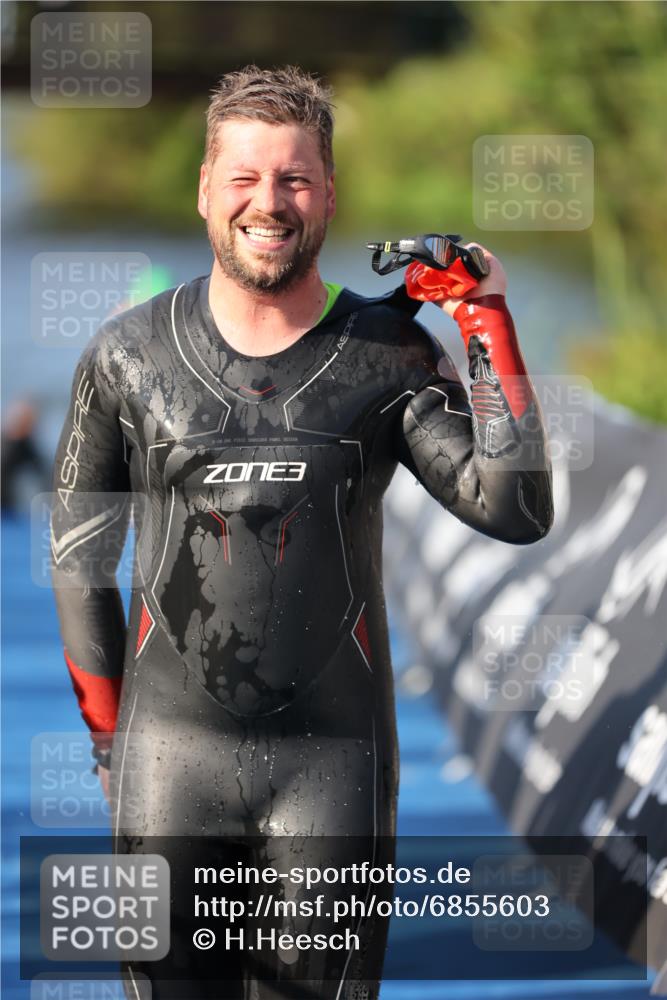 25.08.2024 - Elbe Triathlon Hamburg H.Heesch http://msf.ph/oto/6855603 25.08.2024 09:03:54 Schwimmen 206, 249, 251, 255, 271, 317 meine-sportfotos.de