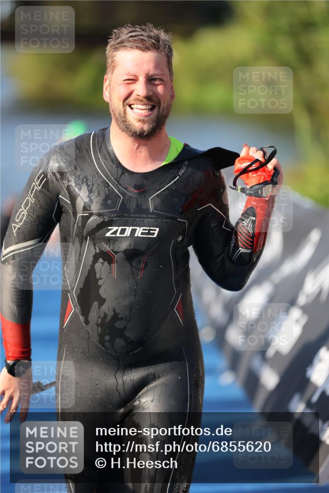 25.08.2024 - Elbe Triathlon Hamburg H.Heesch http://msf.ph/oto/6855620 25.08.2024 09:03:54 Schwimmen 206, 249, 251, 255, 271, 317 meine-sportfotos.de