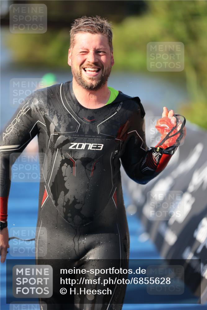 25.08.2024 - Elbe Triathlon Hamburg H.Heesch http://msf.ph/oto/6855628 25.08.2024 09:03:54 Schwimmen 206, 249, 251, 255, 271, 317 meine-sportfotos.de
