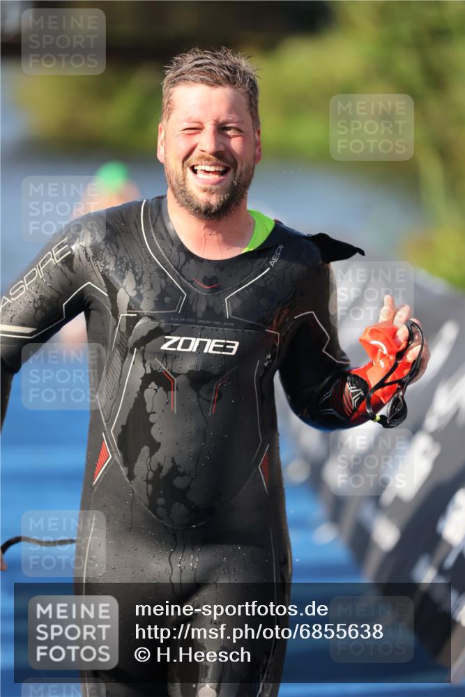 25.08.2024 - Elbe Triathlon Hamburg H.Heesch http://msf.ph/oto/6855638 25.08.2024 09:03:54 Schwimmen 206, 249, 251, 255, 271, 317 meine-sportfotos.de