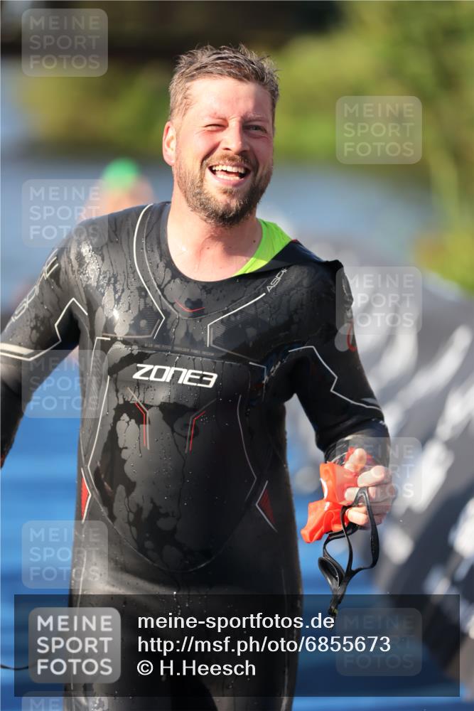 25.08.2024 - Elbe Triathlon Hamburg H.Heesch http://msf.ph/oto/6855673 25.08.2024 09:03:54 Schwimmen 206, 249, 251, 255, 271, 317 meine-sportfotos.de