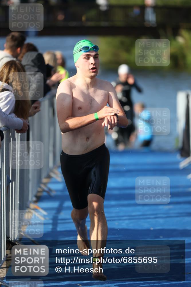 25.08.2024 - Elbe Triathlon Hamburg H.Heesch http://msf.ph/oto/6855695 25.08.2024 09:03:59 Schwimmen 206, 249, 251, 255, 271, 317 meine-sportfotos.de