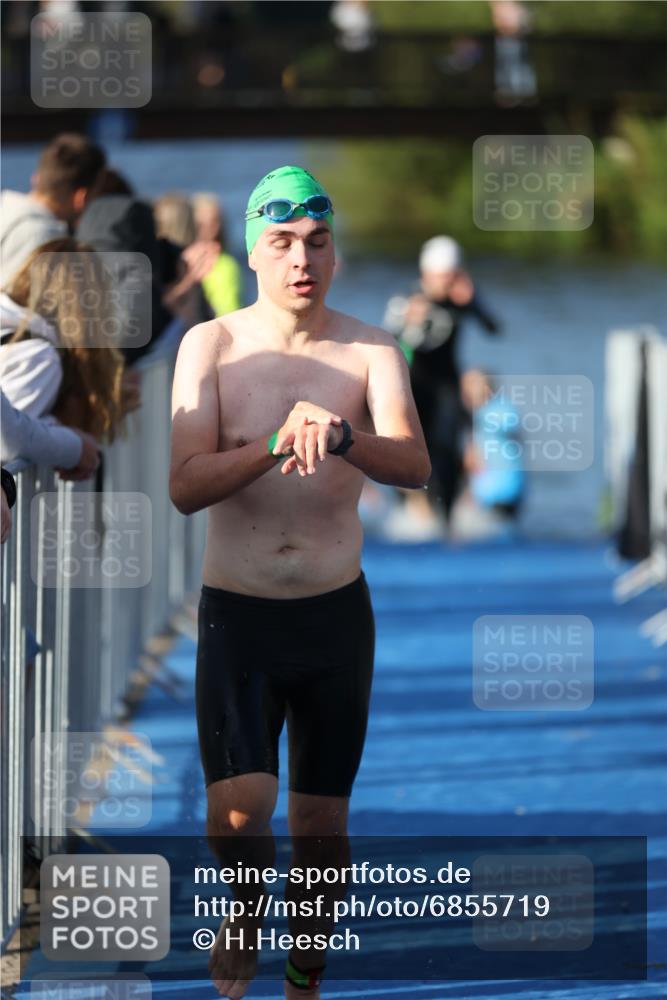 25.08.2024 - Elbe Triathlon Hamburg H.Heesch http://msf.ph/oto/6855719 25.08.2024 09:04:00 Schwimmen 206, 249, 251, 255, 271, 317 meine-sportfotos.de