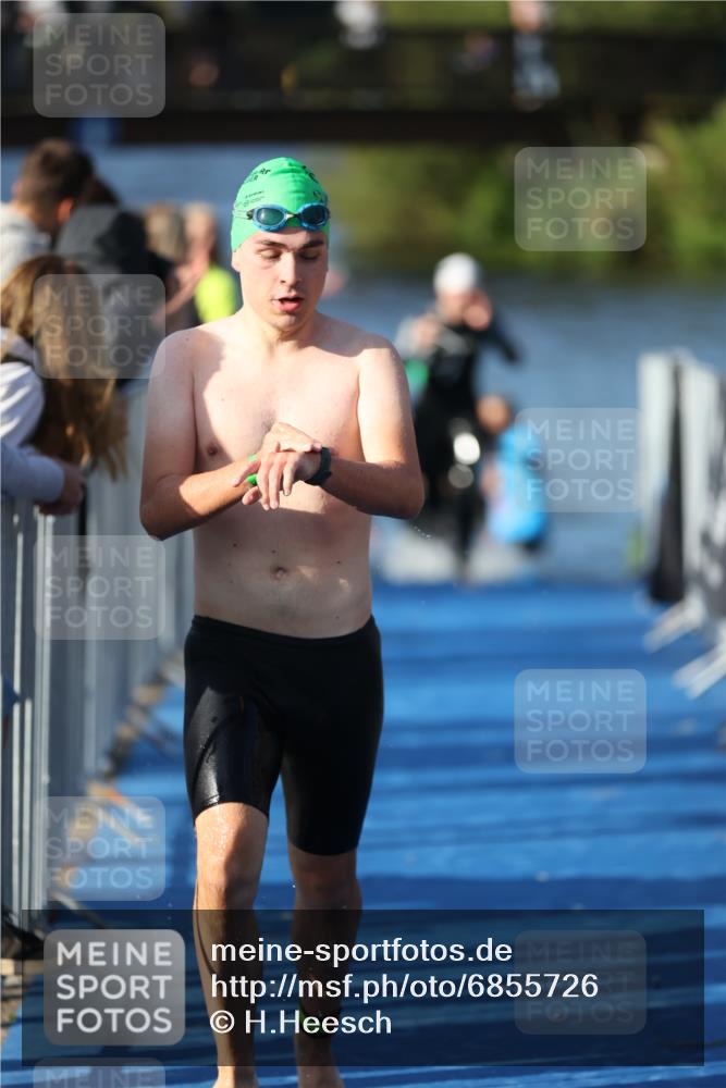 25.08.2024 - Elbe Triathlon Hamburg H.Heesch http://msf.ph/oto/6855726 25.08.2024 09:04:00 Schwimmen 206, 249, 251, 255, 271, 317 meine-sportfotos.de