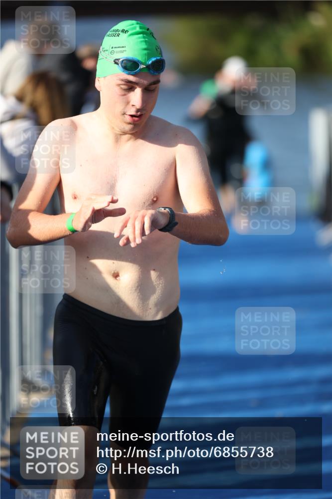 25.08.2024 - Elbe Triathlon Hamburg H.Heesch http://msf.ph/oto/6855738 25.08.2024 09:04:00 Schwimmen 206, 249, 251, 255, 271, 317 meine-sportfotos.de