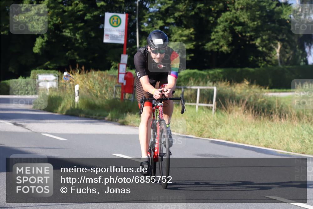 25.08.2024 - Elbe Triathlon Hamburg Fuchs,  Jonas http://msf.ph/oto/6855752 25.08.2024 09:19:06 Radfahren 53, 139, 176 meine-sportfotos.de